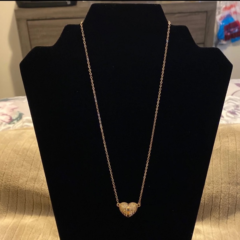 GOLD HEART NECKLACE
